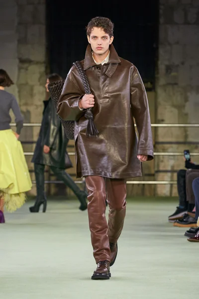 Look 33